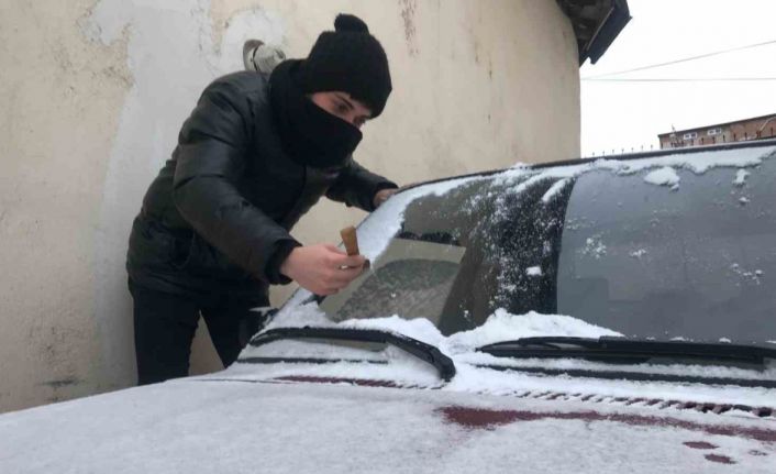 Bayburt’ta soğuk hava ve ayaz etkili oluyor