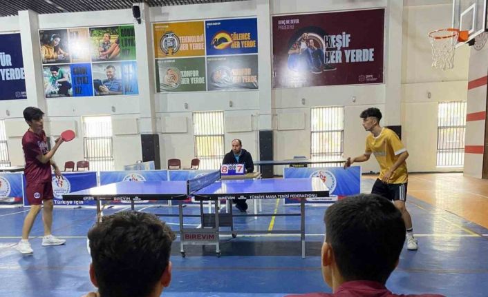 Besni Mustafa Erdemoğlu Anadolu Lisesi derece elde etti