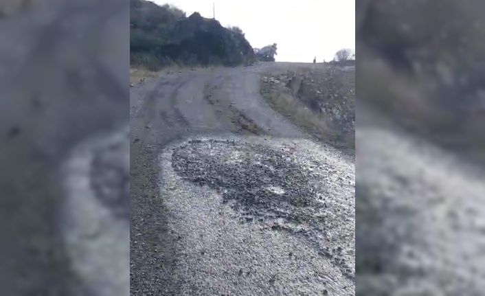 Beton mikseri yola çimento dökerek ilerledi