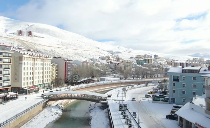 Beyaz örtüyle kaplanan Bayburt’tan kış manzaraları