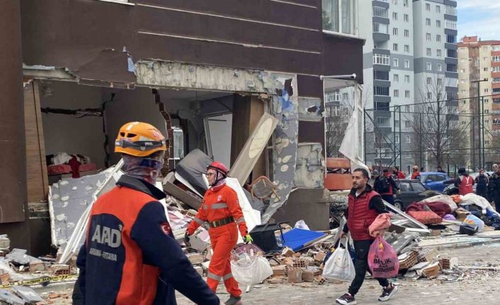 Beylikdüzü’ndeki patlamada apartman görevlisinin doğalgazla intihar ettiği iddiası