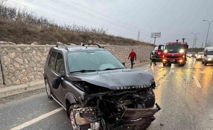 Bilecik’te meydana gelen trafik kazasında 3 kişi yaralandı