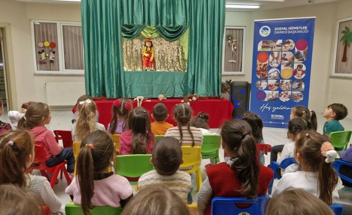 “Bir Hikaye Bin Neşe” projesiyle çocuklar çok mutlu
