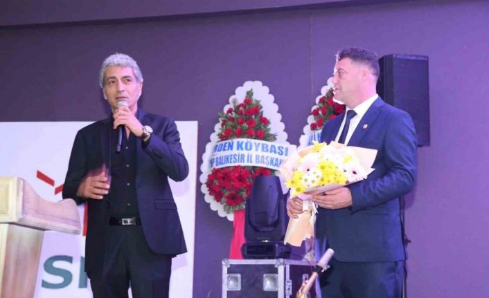 Bodrumlu turizmci Kaya’ya Karadağ Göçmenleri Derneği’nden plaket