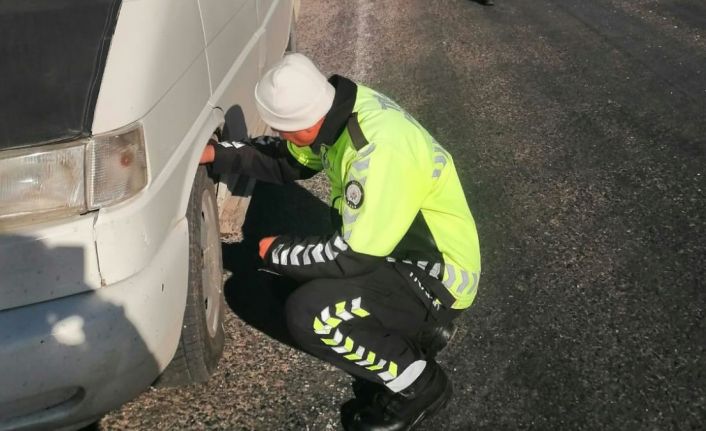 Bozkır’da kış lastiği denetimleri sürüyor