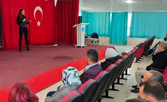 Bozyazı’da öğretmenlere ’Ektoparazitler ve Korunma Yolları’ anlatıldı