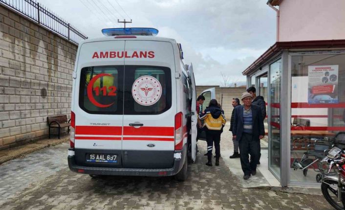 Burdur’da gıda zehirlenmesi şüphesiyle 43 öğrenci hastaneye kaldırıldı