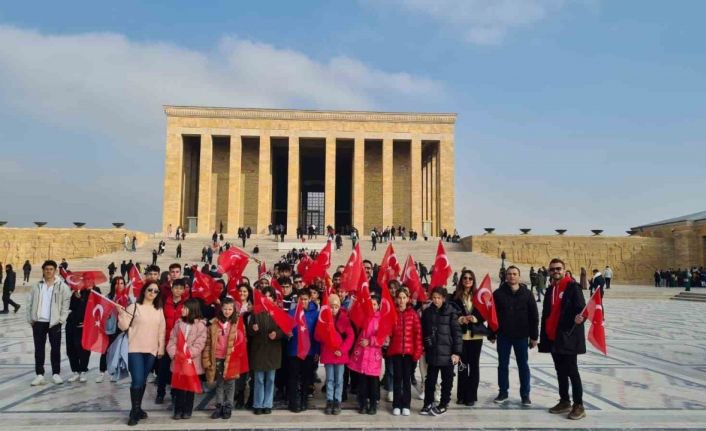 Çamelili öğrenciler Atasının huzuruna çıktı