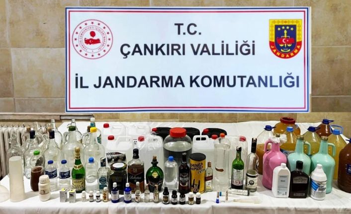 Çankırı’da yılbaşı öncesi onlarca litre kaçak alkol ele geçirildi