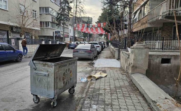 CHP İl Başkanlığı önündeki patlama iddiası: Çöpteki batarya patlamış