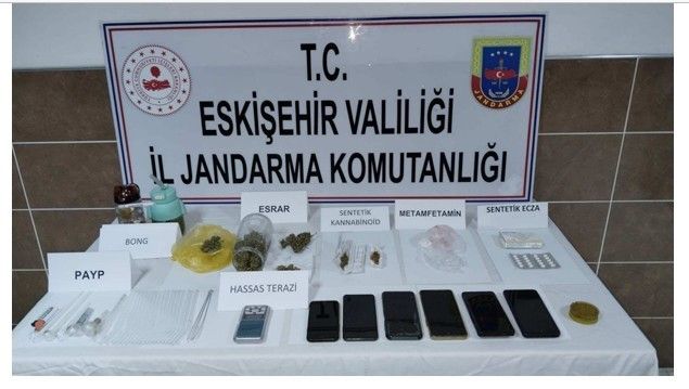 Çifteler ve Beylikova’da uyuşturucu operasyonu