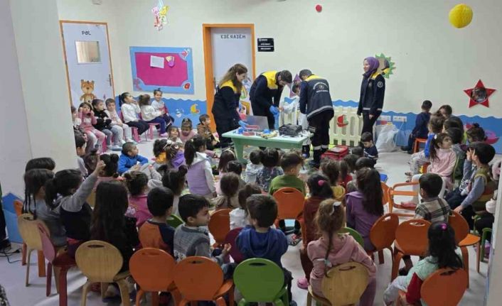 Çocuklara yönelik ağız ve diş sağlığı eğitimi verildi