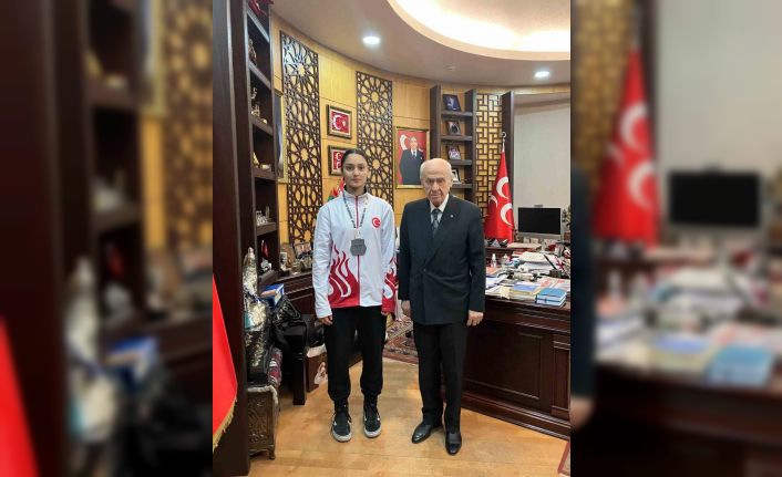 Devlet Bahçeli’den, Yozgatlı sporcuya tebrik