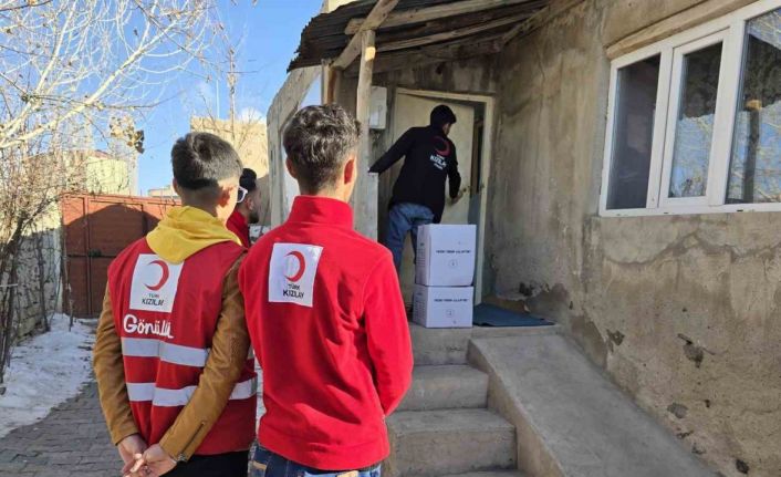 Diyadin Türk Kızılay’dan gıda yardımı