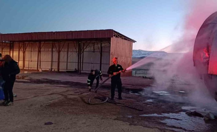 Doğubayazıt’ta petrol istasyonu deposunda yangın paniği