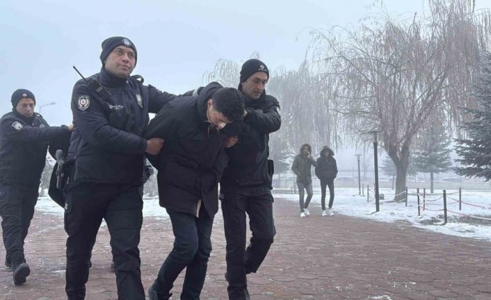 Dünürler mahkemelik oldu, adliyede yumruklar havada uçuştu