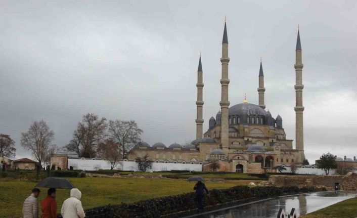 Edirne’de sağanak etkili oldu