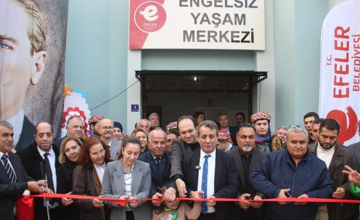 Efeler’in Engelsiz Yaşam Merkezi hizmete açıldı