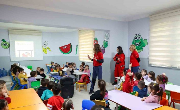 Efeler’in miniklerine deprem ve yangın tatbikatı verildi