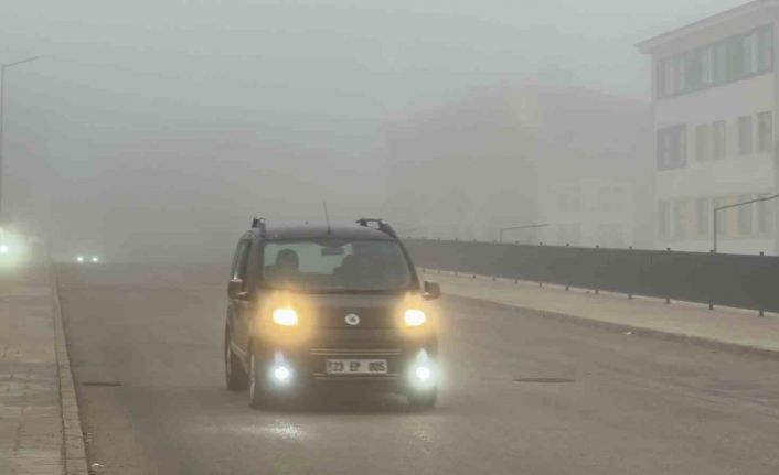 Elazığ’da yoğun sis etkisini sürdürüyor