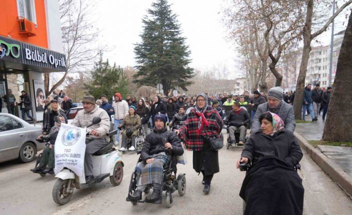 Engelliler Günü’nde farkındalık için yürüdüler