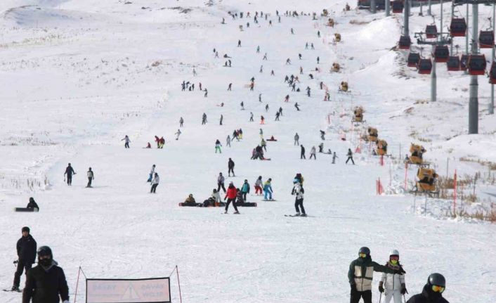 Erciyes’e hafta sonu ziyaretçi akını