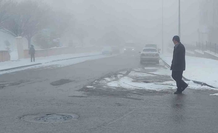 Erzurum sis ve kara teslim oldu