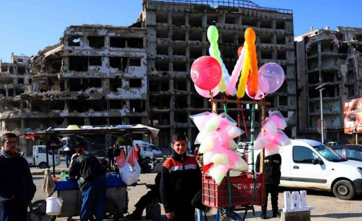 Esad rejiminden kurtulan Humus’ta "yeniden inşa" heyecanı