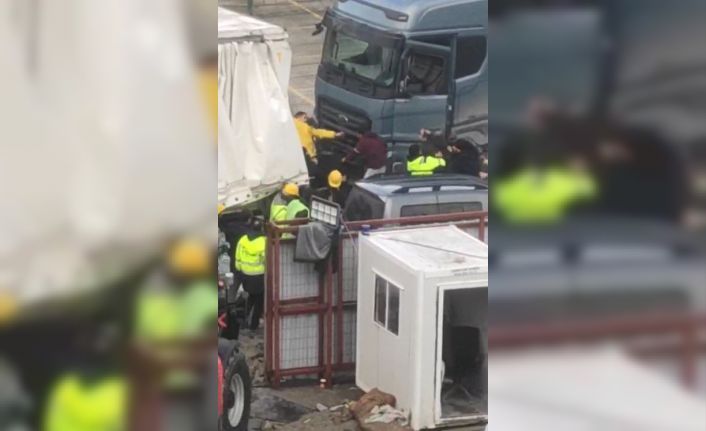 Esenyurt’ta tır sürücüleri arasında yol vermeme tartışması çıktı