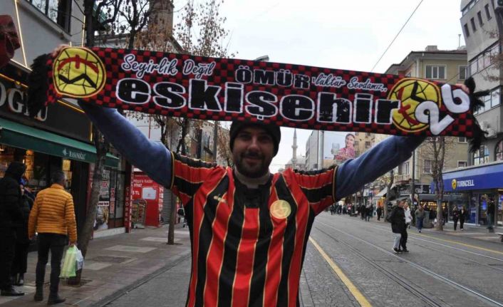 Eskişehirspor’un kritik maçını izlemek için İzmir’den geldi