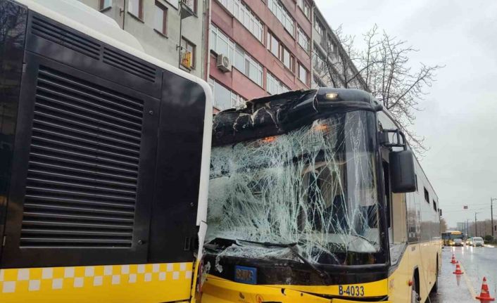 Fatih’te kaza yapan İETT otobüsleri ortalığı birbirine kattı