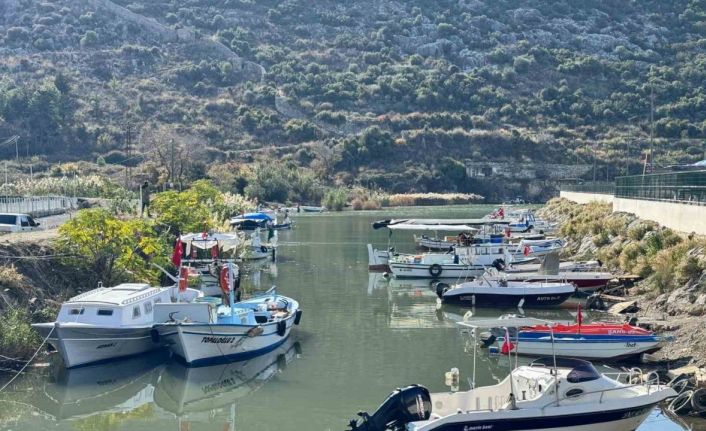 Gazipaşalı balıkçılar tekneleri için çözüm bekliyor