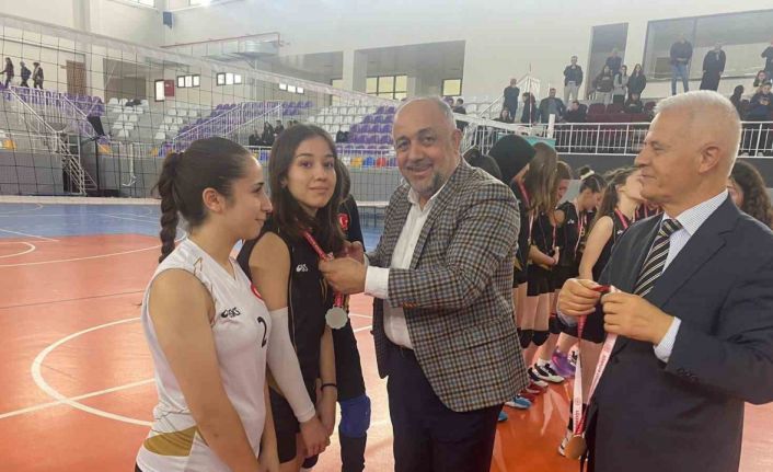 Genç Kızlar Voleybol Müsabakaları tamamlandı