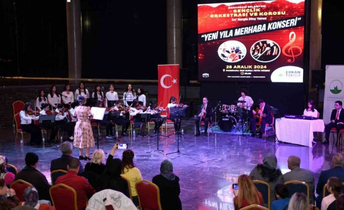 Gençlik orkestrası ve korosundan muhteşem yeni yıl konseri