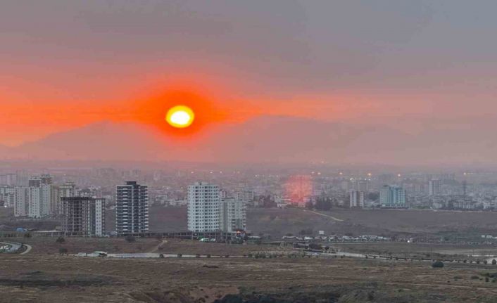 Gün doğumu kartpostallık görüntüler oluşturdu