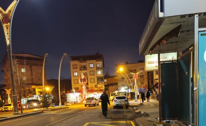 Hakkari Belediyesi’nden toplu taşıma duraklarına düzenleme