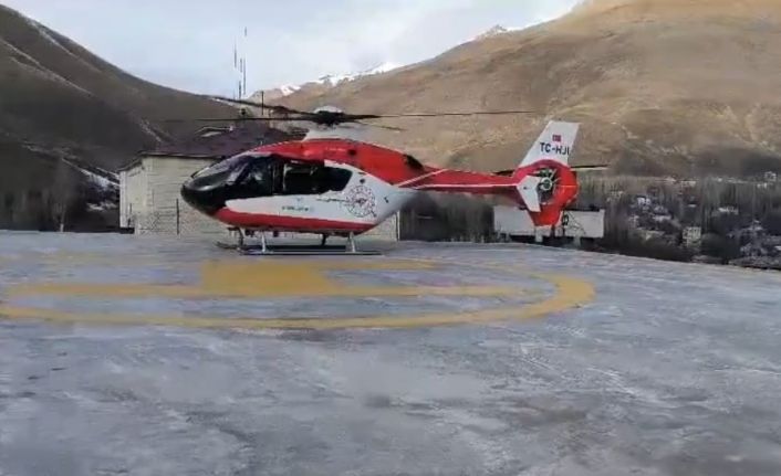 Helikopter ambulans 22 yaşındaki hasta için havalandı