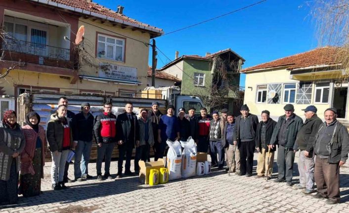 Hisarcık’ta 23 organik adaçayı üreticisine gübre desteği