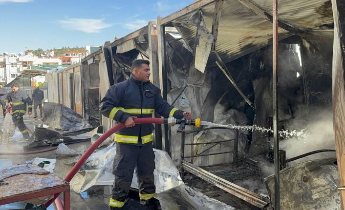 İşçilerin kaldığı prefabrik lojmanda yangın çıktı