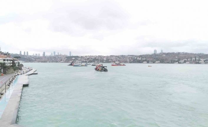 İstanbul Boğazı’nda balıkçı tekneleri akıntıya kapıldı