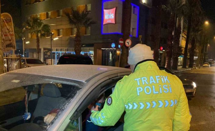 İzmir’de yılbaşı gecesi bin 432 trafik polisi görevde