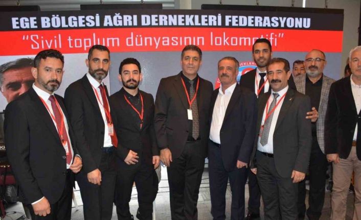 İzmir’deki Ağrılılar bir dönem daha Tekin Yalçın dedi