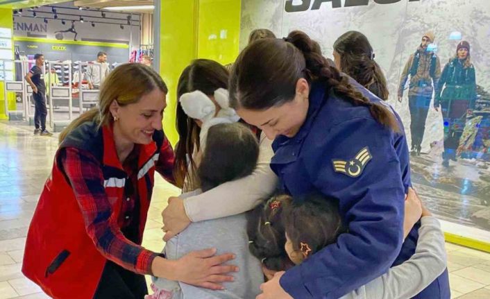 Jandarmadan Bodrum’daki koruma altında kalan çocuklarla etkinlik