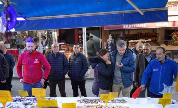 Karadeniz’in incisi hamsi, palamudun tacını geri aldı: Tezgahın gözdesi hamsi