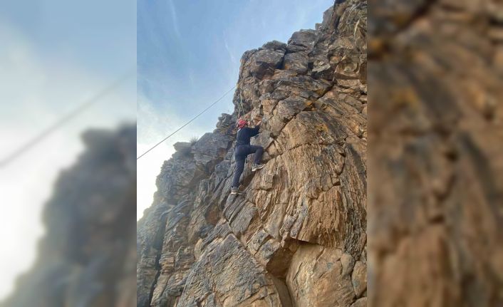 Kars AFAD’dan tırmanış ve sedye ile yaralı indirme eğitimi