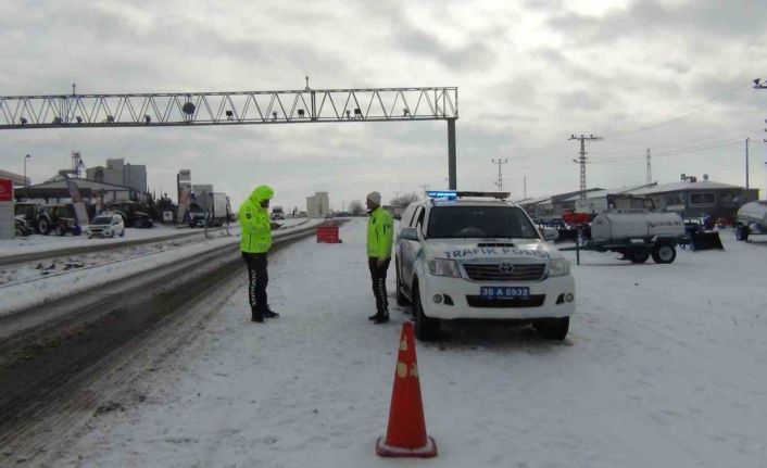 Kars-Digor karayolu ulaşıma kapatıldı