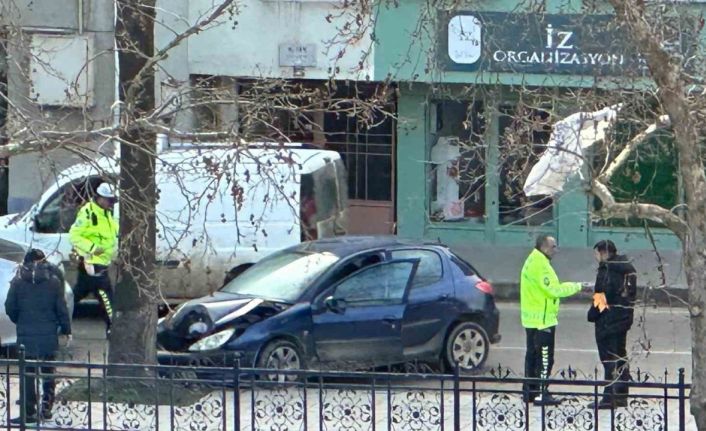 Kastamonu’da buzlanma kazaları beraberinde getirdi: 3 yaralı