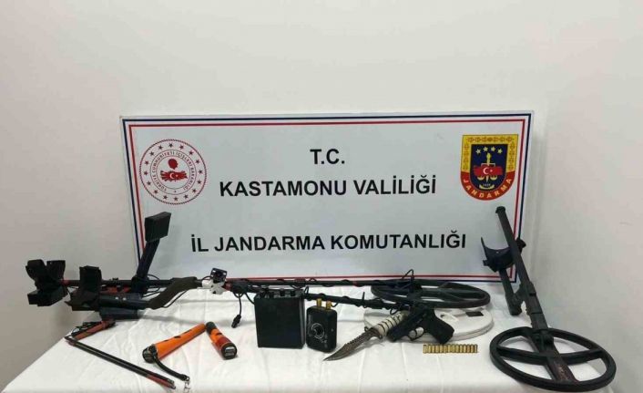 Kastamonu’da kaçak define avcılarına jandarmadan baskın