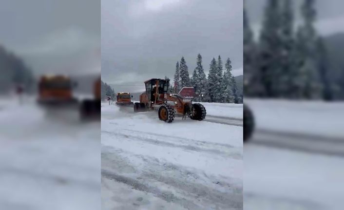 Kastamonu’nun yüksek kesimlerinde kar yağışı etkili oldu