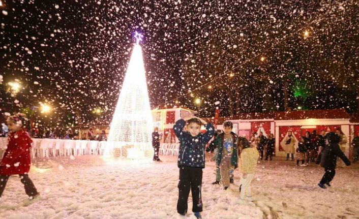 Kepez’de yılbaşı coşkusu DokumaPark’ta başladı